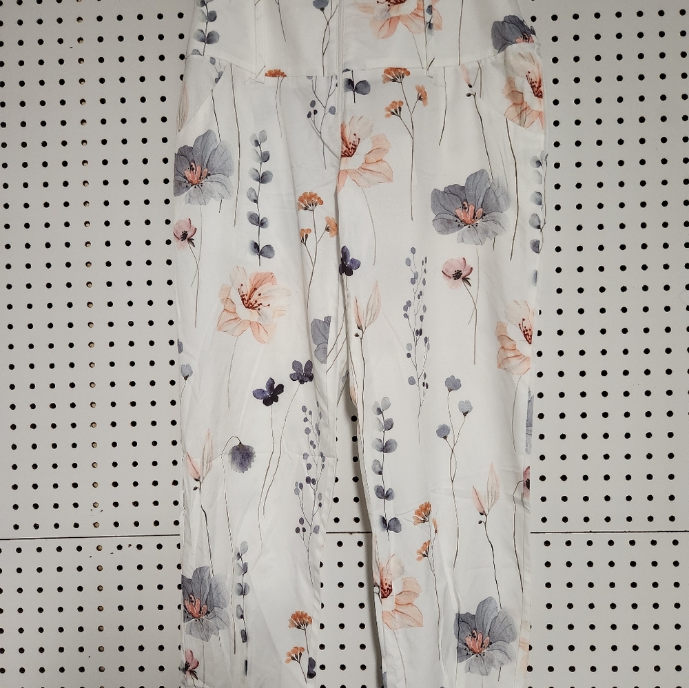 Noracora pants. Nwt! Size Small